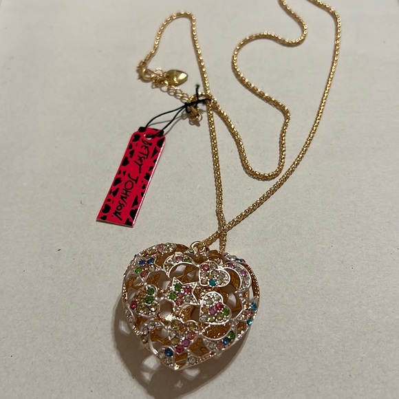 Betsey Johnson crystal hollow heart necklace - Picture 2 of 5
